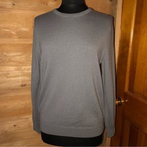 Gray Alfani merino wool blend sweater men’s size medium *small pull on front